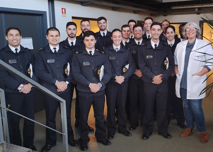 Students from the Naval School visit the Maritime Instrumentation Center