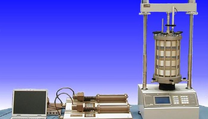 20140226 IH adquire triaxial automatico Laboratorio Sedimentologia