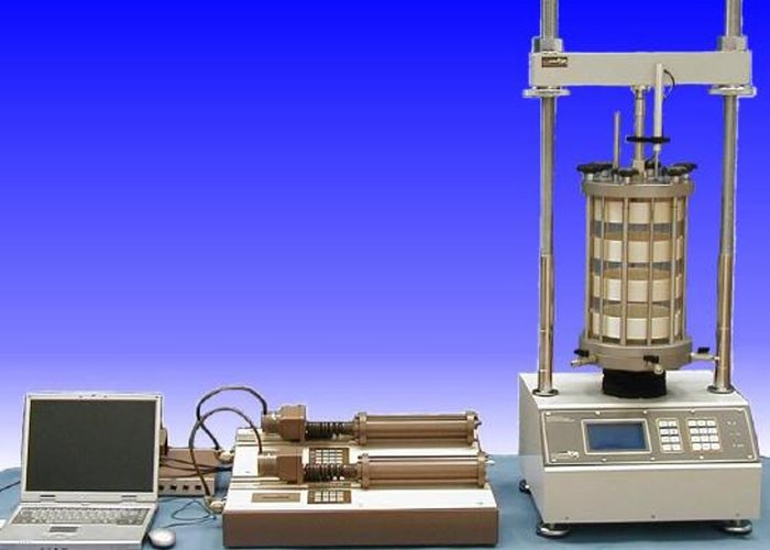 20140226 IH adquire triaxial automatico Laboratorio Sedimentologia