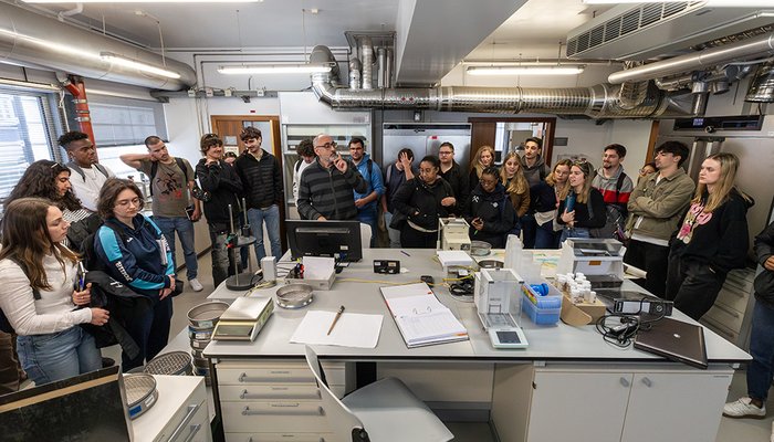 Alunos da Universidade de Coimbra visitam o Instituto Hidrográfico