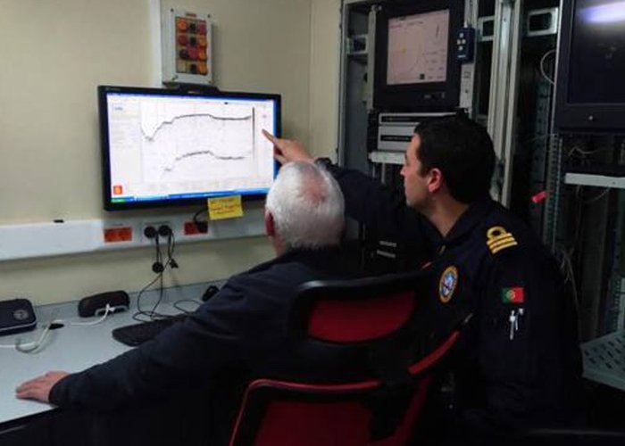 Aquisição de dados de sísmica por um investigador do Instituto Espanhol de Oceanografia