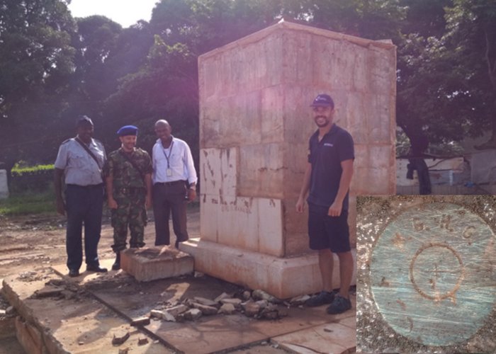 Descoberta da Marca de Nivelamento junto ao Monumento a Diogo Gomes 