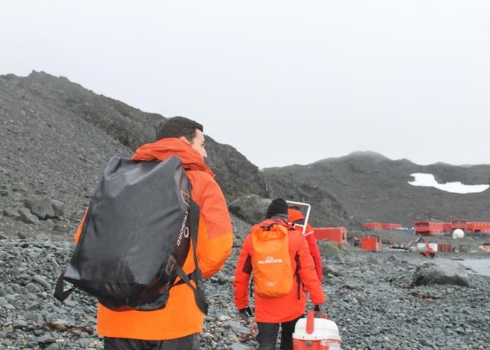 Equipa a caminho da Base Antártica Espanhola “Juan Carlos”