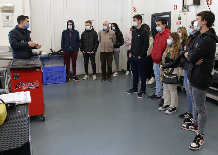 Grupo de alunos de Castro Verde visita o IH