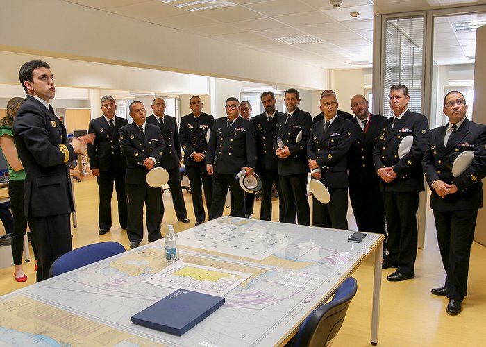 Militares do Curso de Promoção a Sargento-chefe visitam o Instituto Hidrográfico