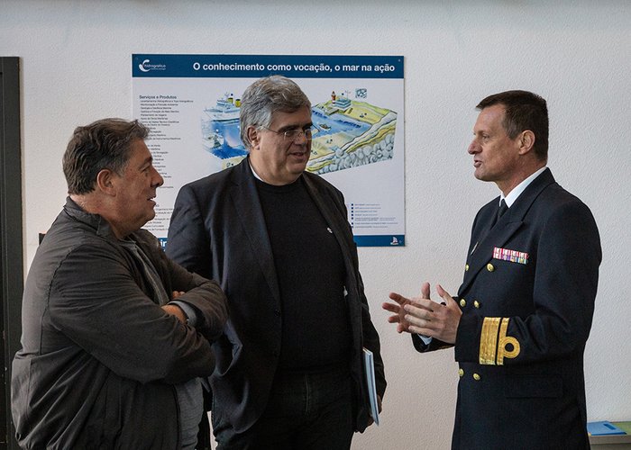 Presidente da Câmara do Seixal visita o Instituto Hidrográfico 