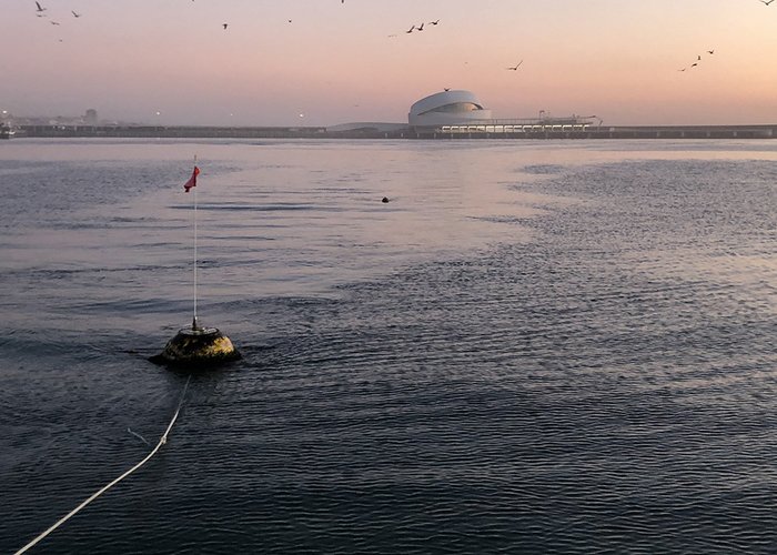 Recuperação da boia ondógrafo que se encontrava à deriva.