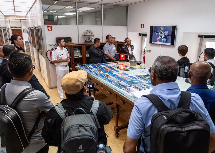 Universidade de Tecnologia da Malásia visita o Instituto Hidrográfico