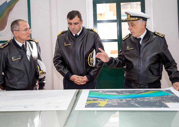 Visita Oficial do Almirante CEMA AMN ao Instituto Hidrográfico